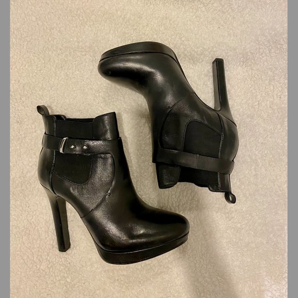 Brand new/sold out: Zara genuine leather moto ankle booties heels - Picture 1 of 2
